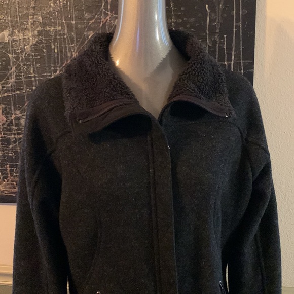 The North Face Wool Blend Faux Fur Fleece Lined Jacket - Picture 5 of 12